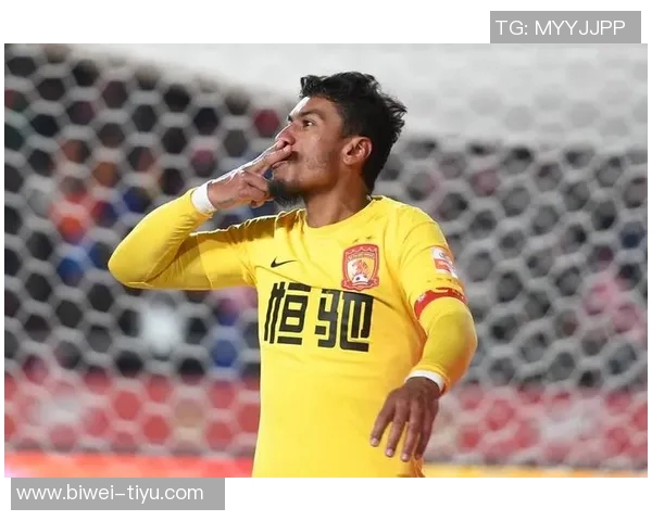 保利尼奥质疑伊涅斯塔未获金球奖称赞梅西场上表现无所不能 保利尼奥质疑伊涅斯塔未获金球奖称赞梅西场上表现无所不能