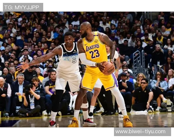 里夫斯盛赞詹姆斯：他是球队的胜利保障存在即是提升球队的力量